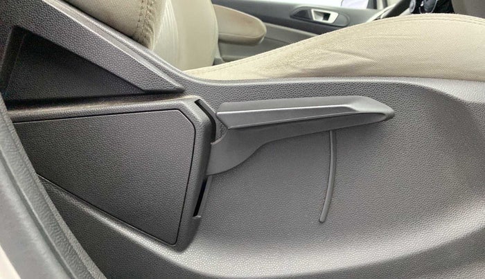 2015 Ford Ecosport TITANIUM 1.5L PETROL AT, Petrol, Automatic, 80,936 km, Driver Side Adjustment Panel