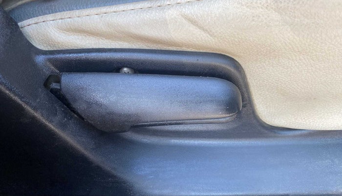 2013 Maruti Swift VDI, Diesel, Manual, 95,534 km, Driver Side Adjustment Panel