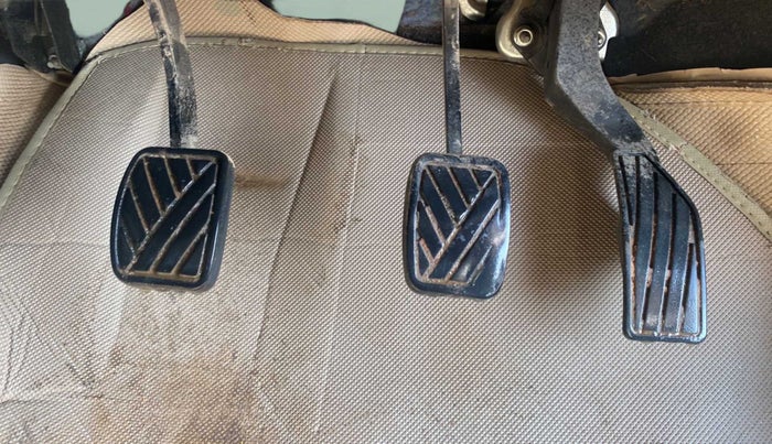 2013 Maruti Swift VDI, Diesel, Manual, 95,534 km, Pedals