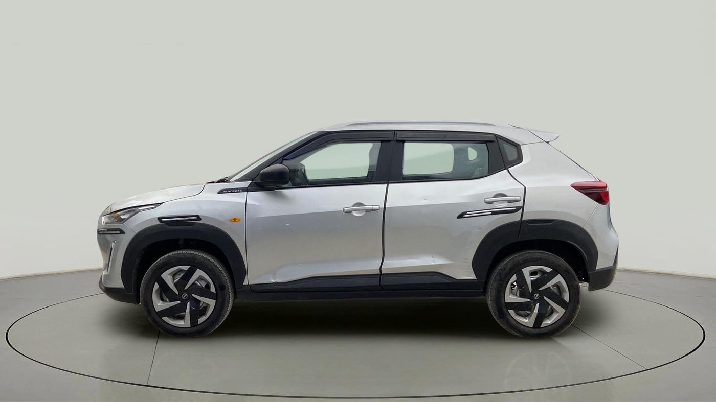 2023 Nissan MAGNITE XE, Petrol, Manual, 6,100 km, Left Side