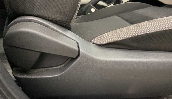 2023 Nissan MAGNITE XE, Petrol, Manual, 6,100 km, Driver Side Adjustment Panel