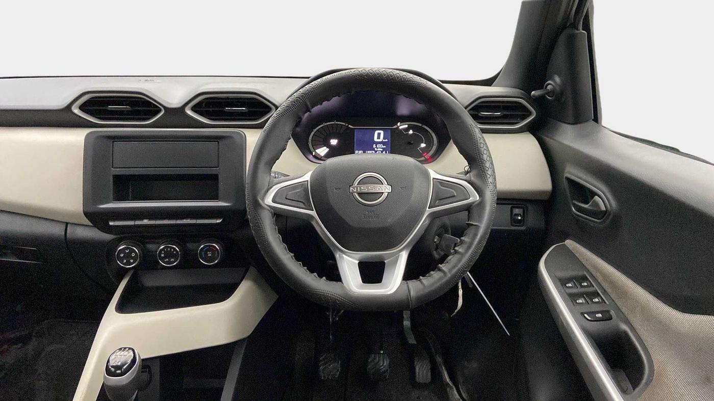 2023 Nissan MAGNITE XE, Petrol, Manual, 6,100 km, Steering Wheel Close Up