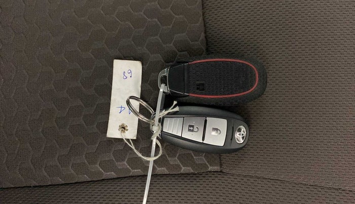 2022 Toyota URBAN CRUISER PREMIUM GRADE AT, Petrol, Automatic, 32,385 km, Key Close Up