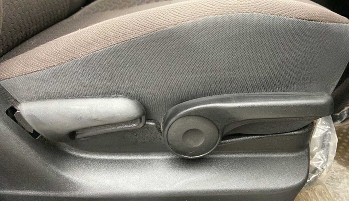 2022 Toyota URBAN CRUISER PREMIUM GRADE AT, Petrol, Automatic, 32,385 km, Driver Side Adjustment Panel