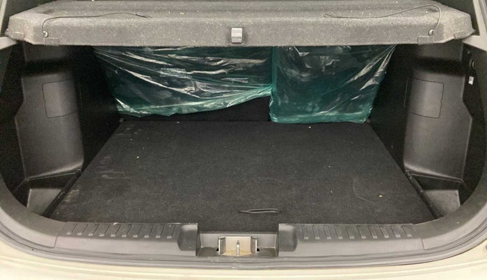 2022 Toyota URBAN CRUISER PREMIUM GRADE AT, Petrol, Automatic, 32,385 km, Boot Inside