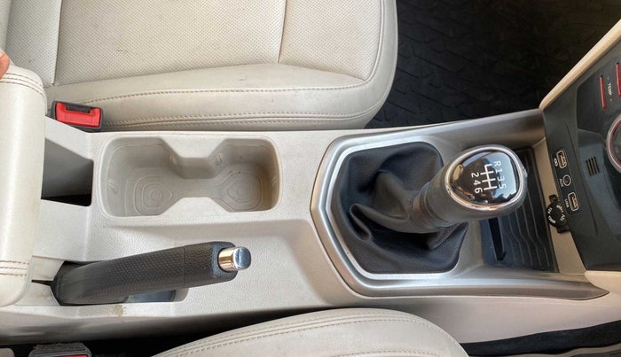 2019 Mahindra XUV300 W8 (O) 1.2 PETROL, Petrol, Manual, 64,132 km, Gear Lever