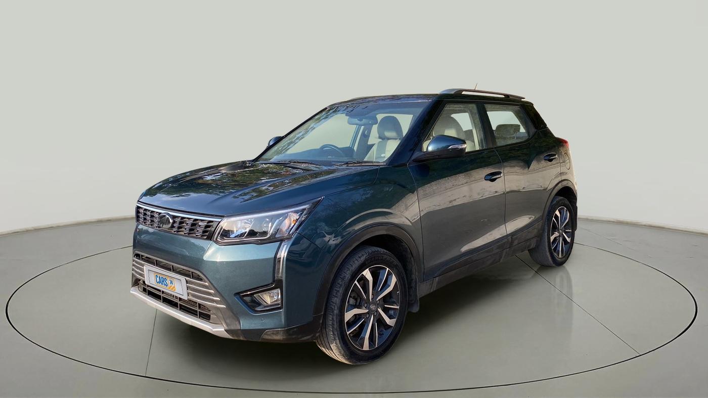2019 Mahindra XUV300 W8 (O) 1.2 PETROL, Petrol, Manual, 64,132 km, Left Front Diagonal