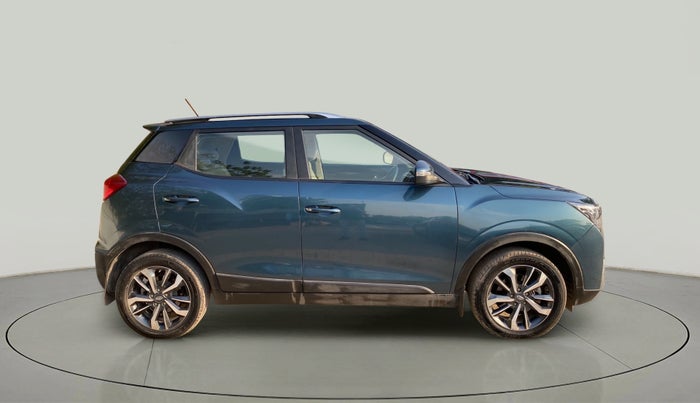 2019 Mahindra XUV300 W8 (O) 1.2 PETROL, Petrol, Manual, 64,132 km, Right Side View
