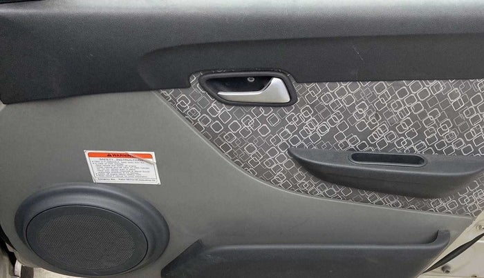 2018 Maruti Alto 800 LXI CNG, CNG, Manual, 39,842 km, Driver Side Door Panels Control