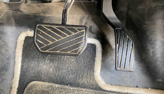 2018 Maruti Vitara Brezza ZDI PLUS AMT, Diesel, Automatic, 58,201 km, Pedals