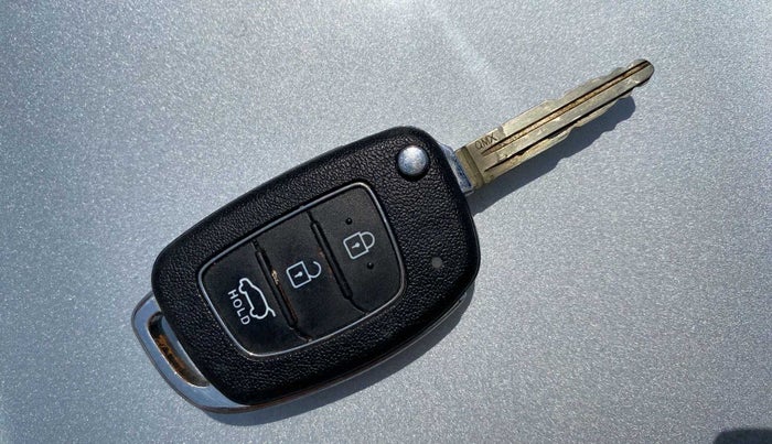 2019 Hyundai VENUE SX 1.0 TURBO, Petrol, Manual, 23,866 km, Key Close Up