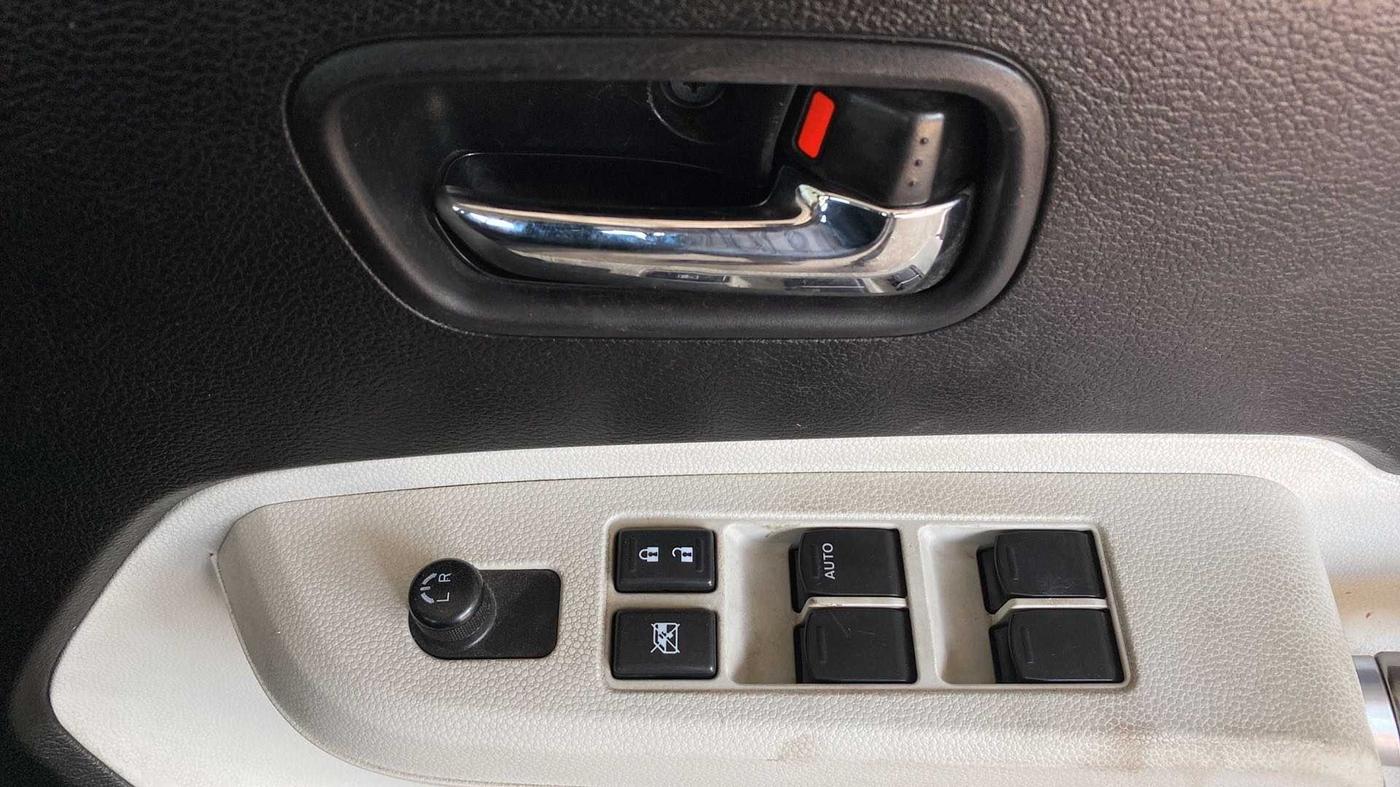 2017 Maruti IGNIS DELTA 1.2, Petrol, Manual, 70,873 km, Driver Side Door Panels Control