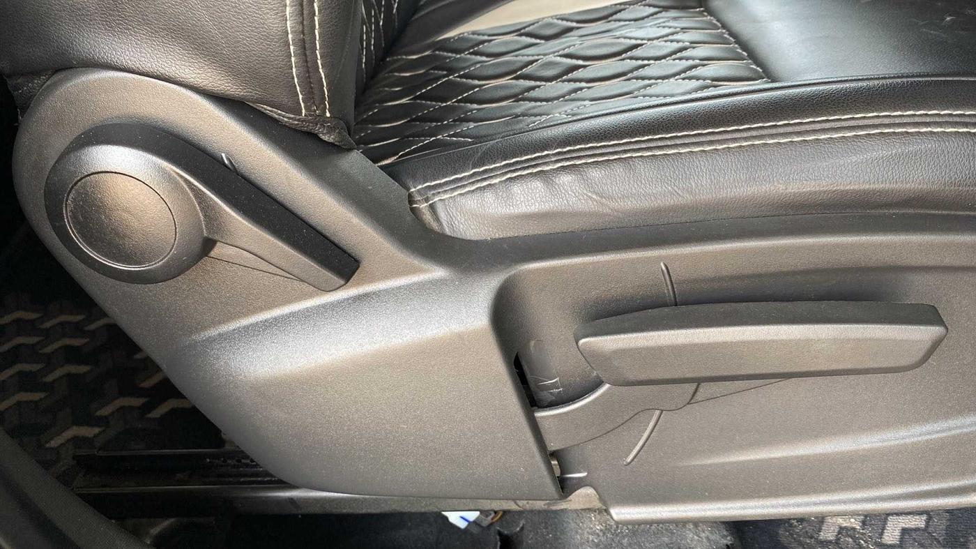 2022 Tata PUNCH CREATIVE  AMT, Petrol, Automatic, 38,687 km, Driver Side Adjustment Panel