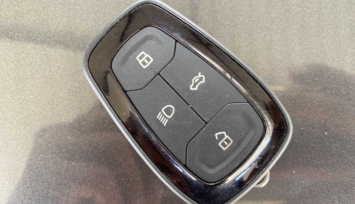 2022 Tata PUNCH CREATIVE  AMT, Petrol, Automatic, 38,687 km, Key Close Up
