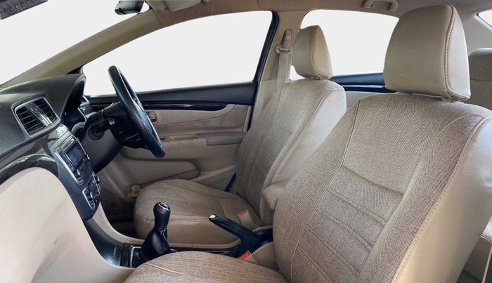 2016 Maruti Ciaz VDI+ SHVS, Diesel, Manual, 1,04,360 km, Right Side Front Door Cabin