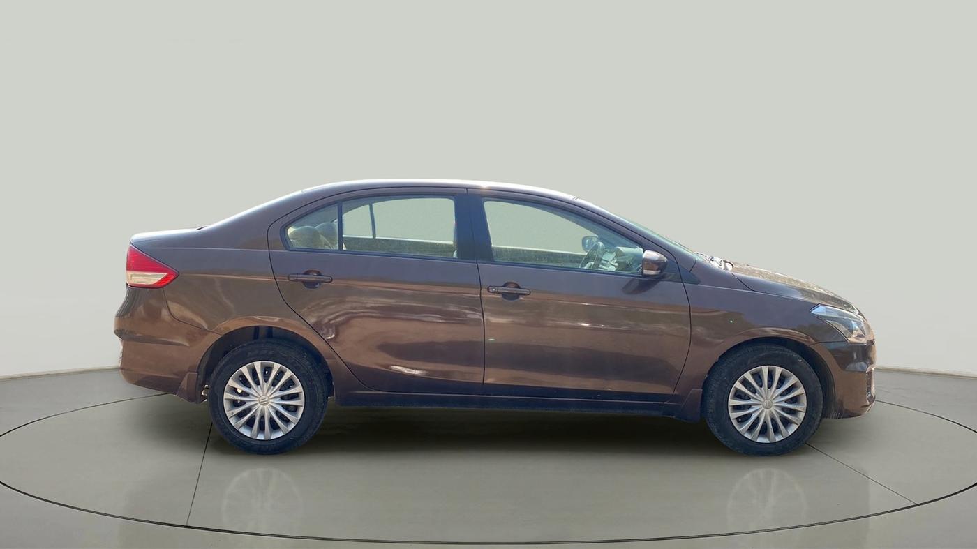 2016 Maruti Ciaz VDI+ SHVS, CNG, Manual, 1,04,360 km, Right Side View