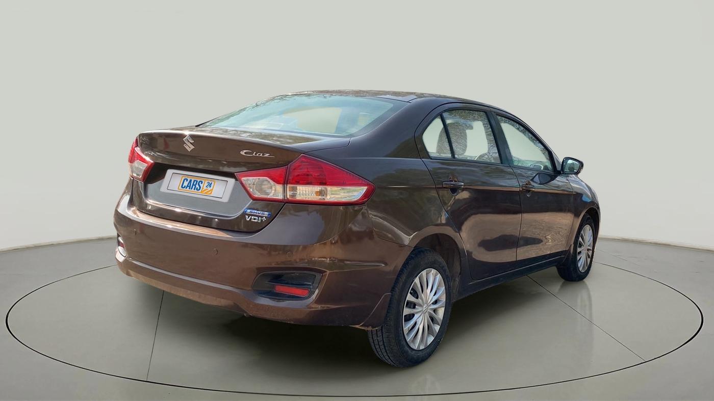 2016 Maruti Ciaz VDI+ SHVS, CNG, Manual, 1,04,360 km, Right Back Diagonal