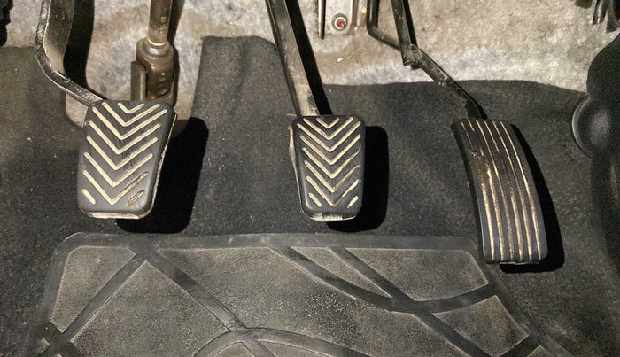 2014 Hyundai Eon ERA +, Petrol, Manual, 34,303 km, Pedals