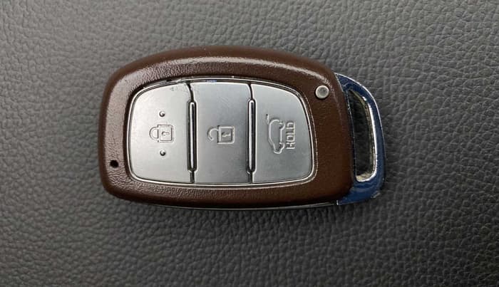 2016 Hyundai Creta SX PLUS 1.6 PETROL, Petrol, Manual, 54,853 km, Key Close Up