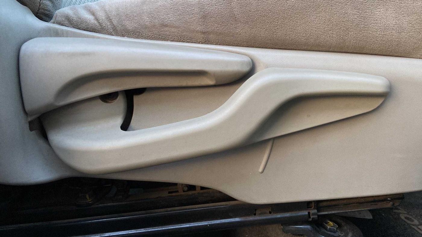2014 Toyota Etios GD, Diesel, Manual, 87,046 km, Driver Side Adjustment Panel