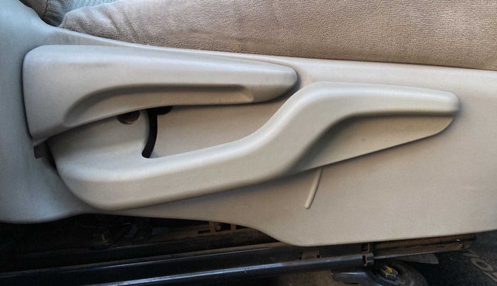 2014 Toyota Etios GD, Diesel, Manual, 87,046 km, Driver Side Adjustment Panel