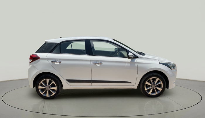 2015 Hyundai Elite i20 ASTA 1.4 CRDI, Diesel, Manual, 1,18,587 km, Right Side View