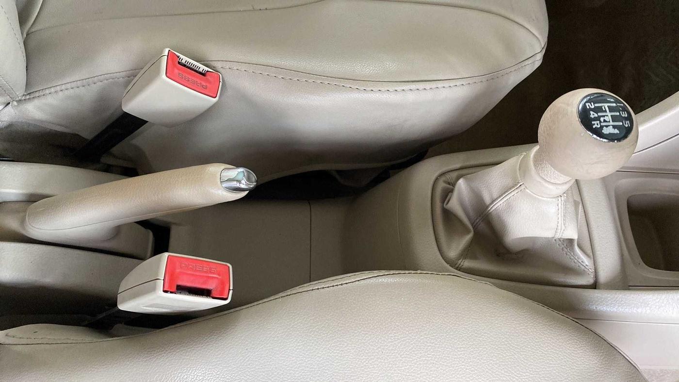 2014 Maruti Ertiga VXI, Petrol, Manual, 66,820 km, Gear Lever