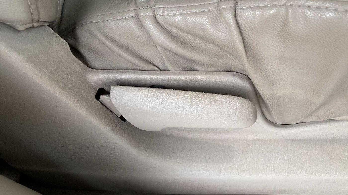 2014 Maruti Ertiga VXI, Petrol, Manual, 66,820 km, Driver Side Adjustment Panel