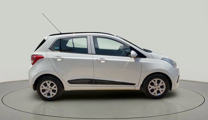 2015 Hyundai Grand i10 SPORTZ 1.2 KAPPA VTVT, Petrol, Manual, 82,089 km, Right Side View
