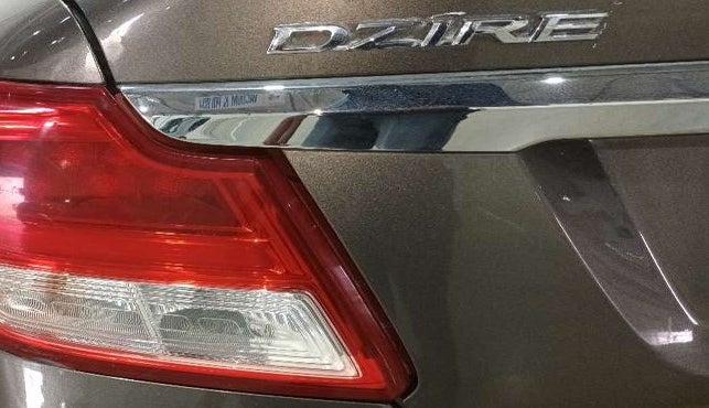 2021 Maruti Dzire VXI, Petrol, Manual, 40,281 km, Left tail light - Minor damage