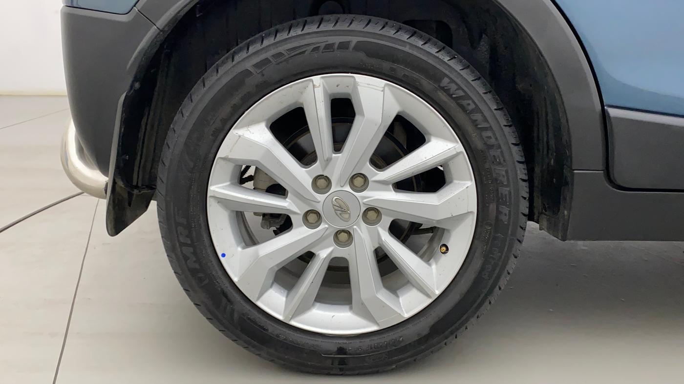 2021 Mahindra XUV300 W8 1.2 PETROL, Petrol, Manual, 37,824 km, Right Rear Wheel