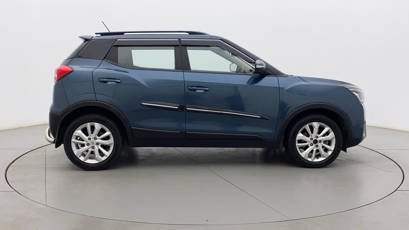 2021 Mahindra XUV300 W8 1.2 PETROL, Petrol, Manual, 37,824 km, Right Side View