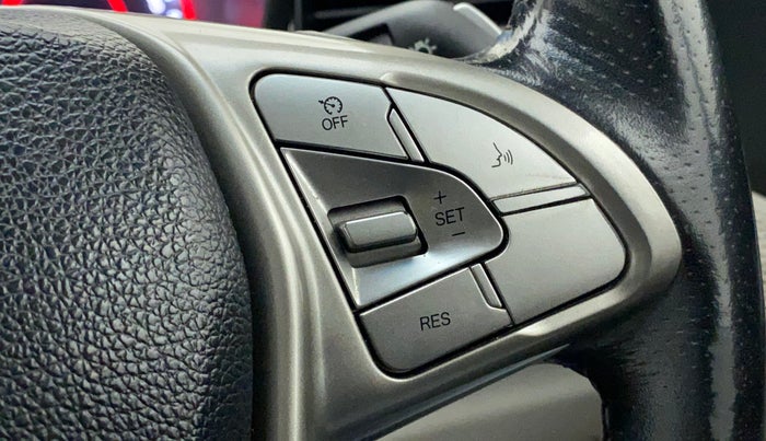 2021 Mahindra XUV300 W8 1.2 PETROL, Petrol, Manual, 37,824 km, Adaptive Cruise Control