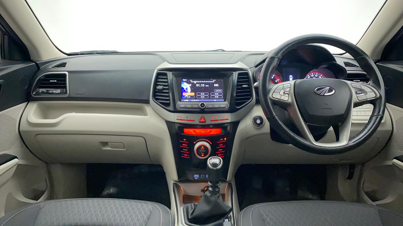 2021 Mahindra XUV300 W8 1.2 PETROL, Petrol, Manual, 37,824 km, Dashboard