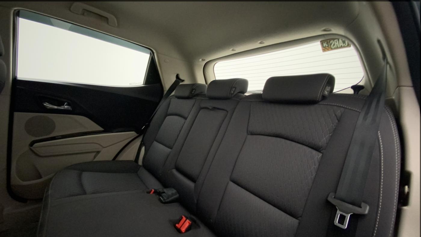 2021 Mahindra XUV300 W8 1.2 PETROL, Petrol, Manual, 37,824 km, Right Side Rear Door Cabin