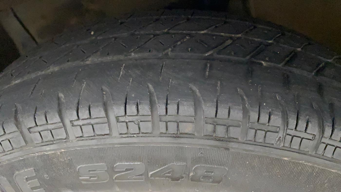 2014 Maruti Ritz VXI, Petrol, Manual, 64,030 km, Left Front Tyre Tread