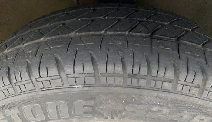 2014 Maruti Ritz VXI, Petrol, Manual, 64,030 km, Right Rear Tyre Tread
