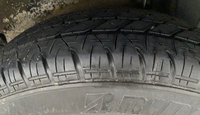 2014 Maruti Ritz VXI, Petrol, Manual, 64,030 km, Left Rear Tyre Tread