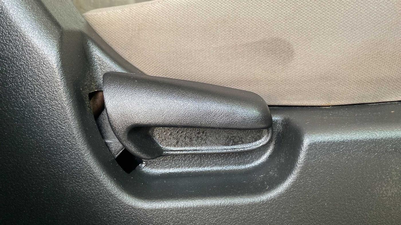 2013 Maruti Wagon R 1.0 VXI, Petrol, Manual, 36,180 km, Driver Side Adjustment Panel