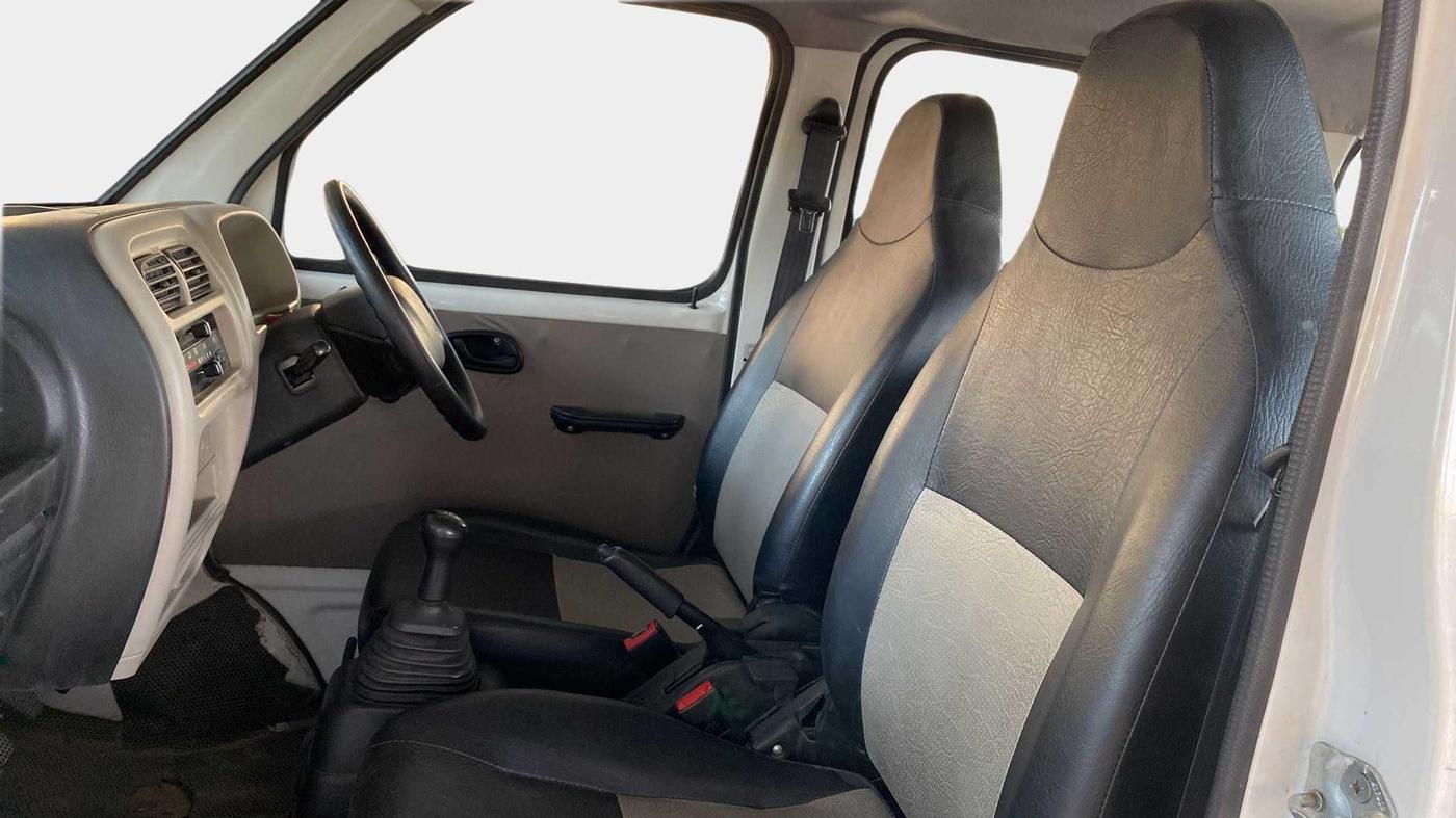 2017 Maruti Eeco 5 STR, Petrol, Manual, 33,094 km, Right Side Front Door Cabin