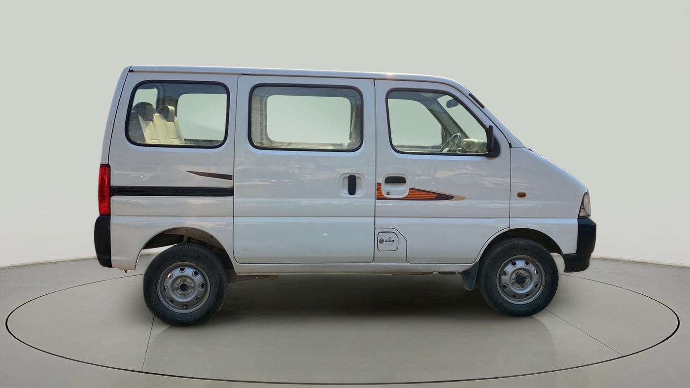 2017 Maruti Eeco 5 STR, Petrol, Manual, 33,094 km, Right Side View