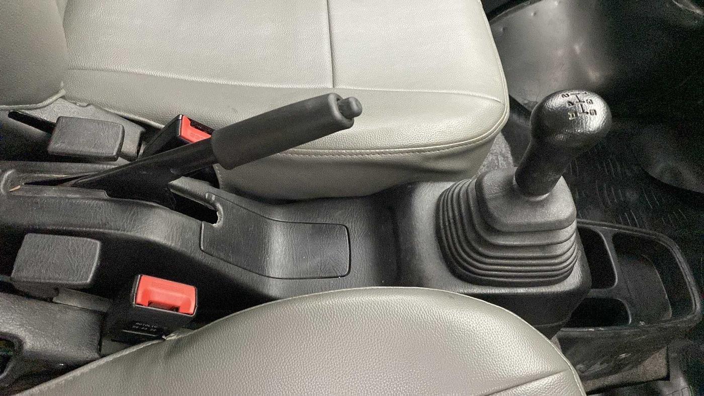 2022 Maruti Eeco 7 STR STD(O), Petrol, Manual, 8,505 km, Gear Lever
