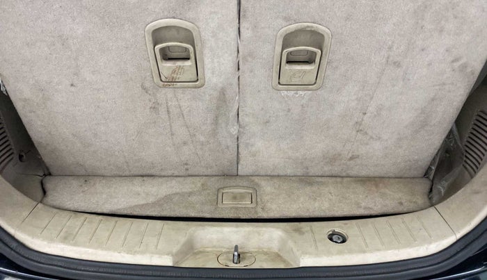 2015 Mahindra XUV500 W8, Diesel, Manual, 69,684 km, Boot Inside