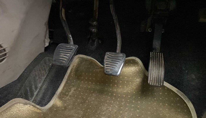 2015 Mahindra XUV500 W8, Diesel, Manual, 69,684 km, Pedals