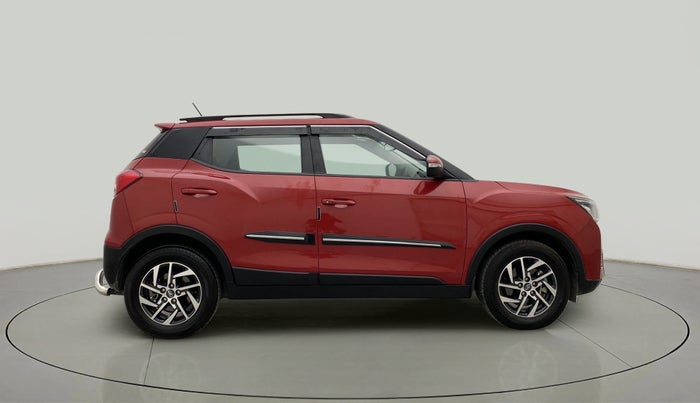 2022 Mahindra XUV300 W8 (O) 1.2 PETROL AMT, Petrol, Automatic, 11,926 km, Right Side View