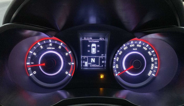 2022 Mahindra XUV300 W8 (O) 1.2 PETROL AMT, Petrol, Automatic, 11,926 km, Odometer Image