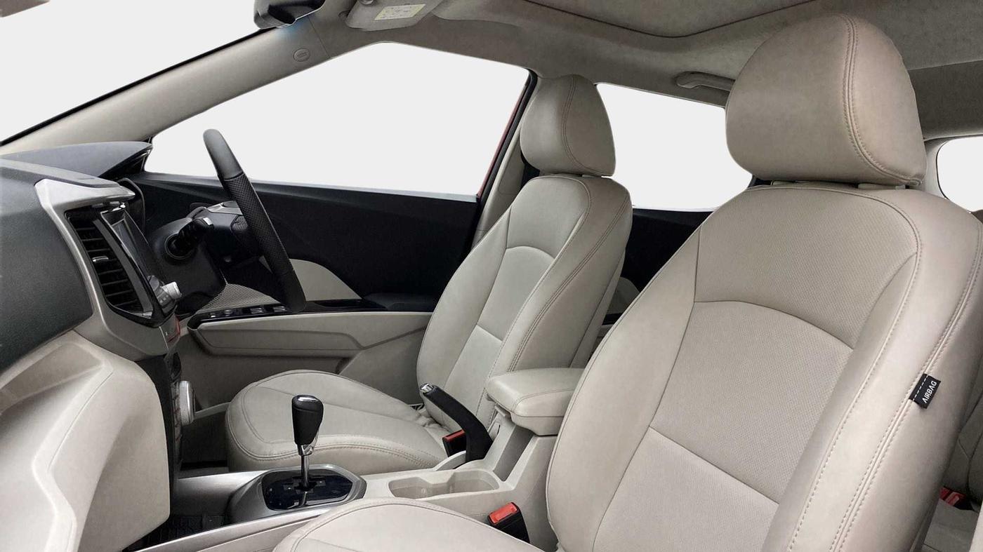 2022 Mahindra XUV300 W8 (O) 1.2 PETROL AMT, Petrol, Automatic, 11,926 km, Right Side Front Door Cabin