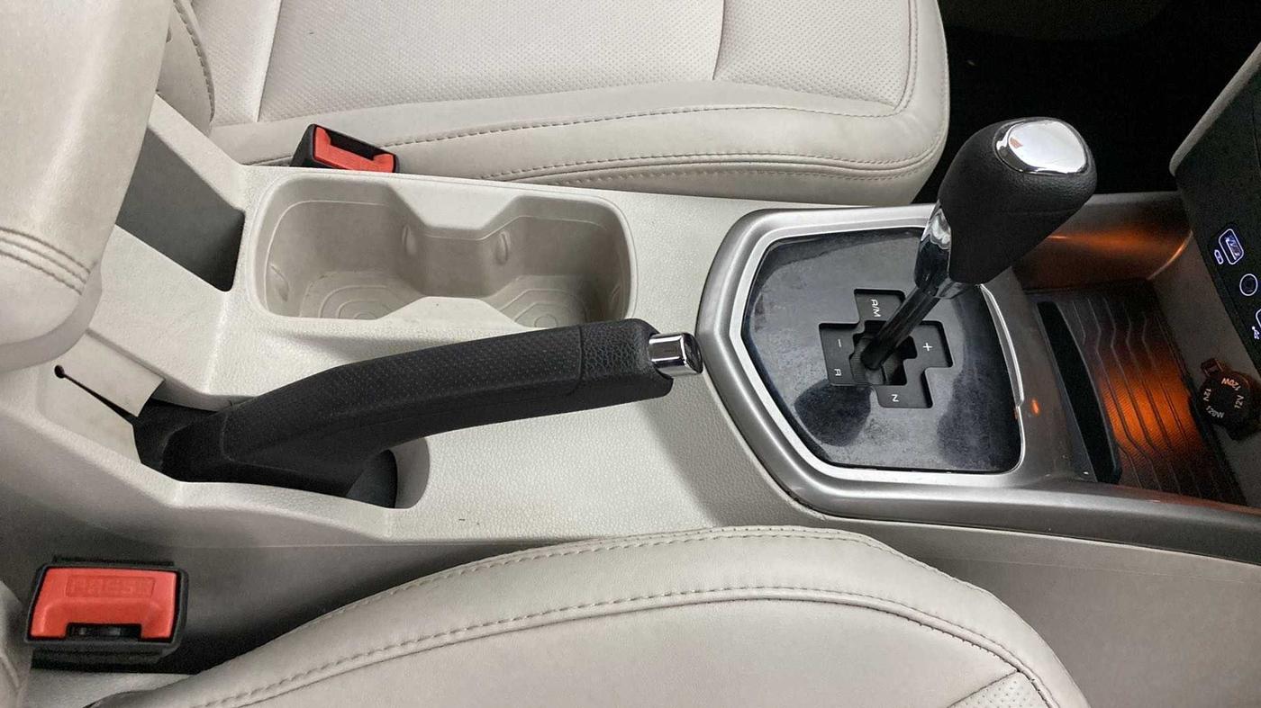 2022 Mahindra XUV300 W8 (O) 1.2 PETROL AMT, Petrol, Automatic, 11,926 km, Gear Lever