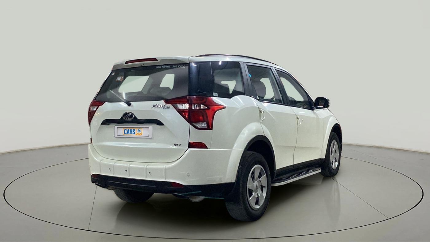 2020 Mahindra XUV500 W7, Diesel, Manual, 28,382 km, Right Back Diagonal