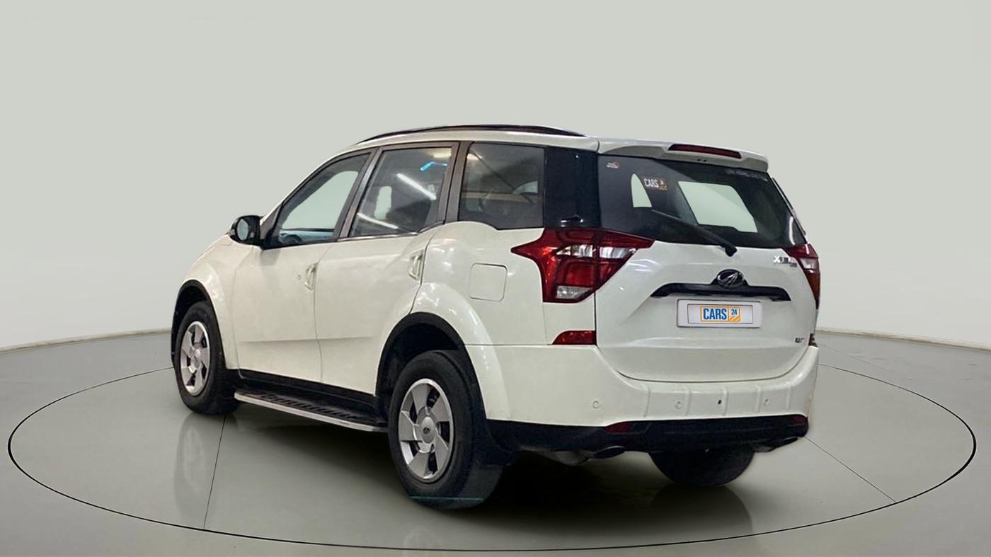 2020 Mahindra XUV500 W7, Diesel, Manual, 28,382 km, Left Back Diagonal
